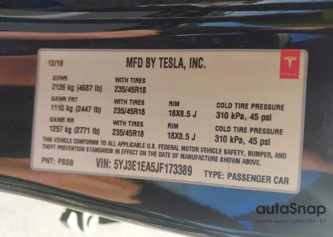2018 Tesla Model 3 Long Range/Mid Range z USA, uszkodzony, nr VIN 5YJ3E1EA5JF173389